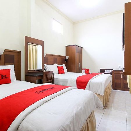 Reddoorz Plus @ Tegal Panggung Yogyakarta Exterior photo