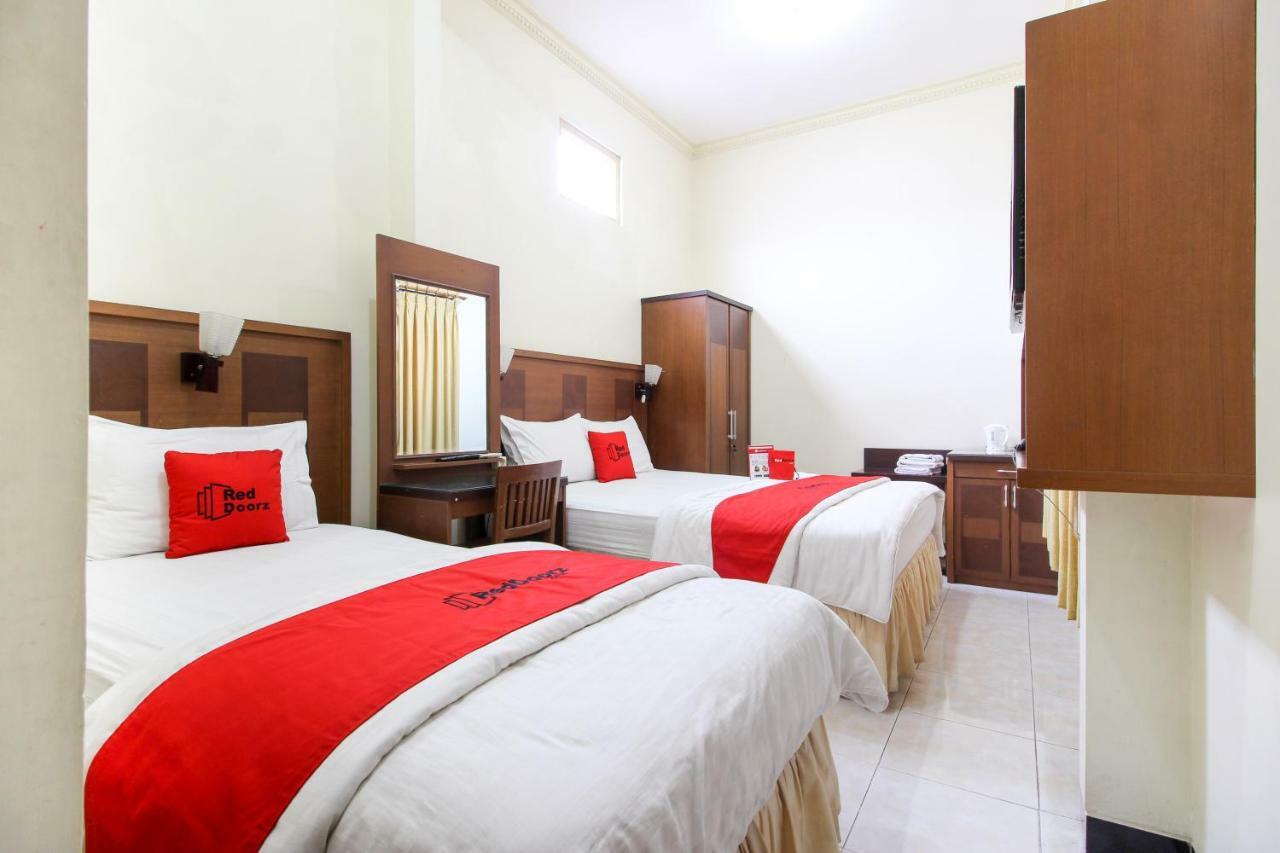 Reddoorz Plus @ Tegal Panggung Yogyakarta Exterior photo