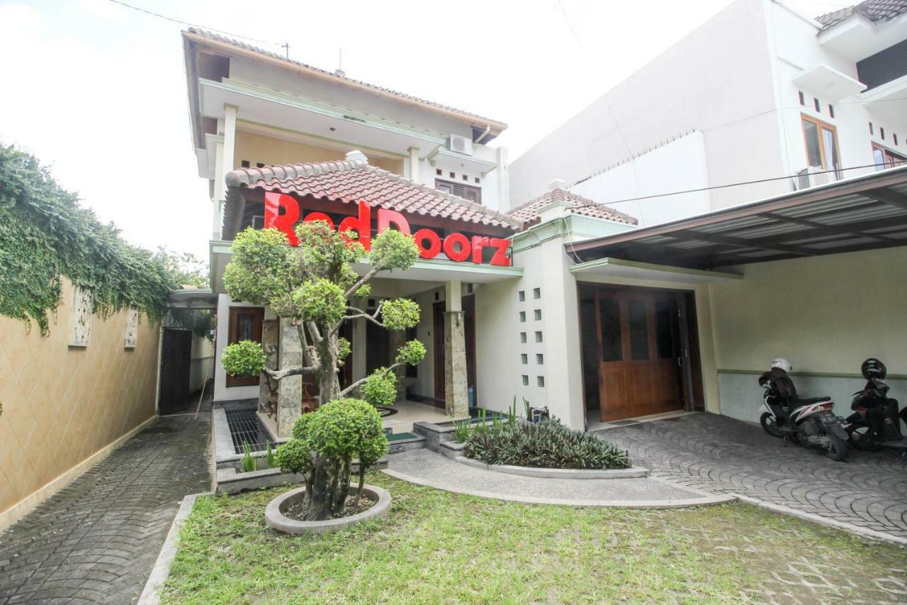 Reddoorz Plus @ Tegal Panggung Yogyakarta Exterior photo