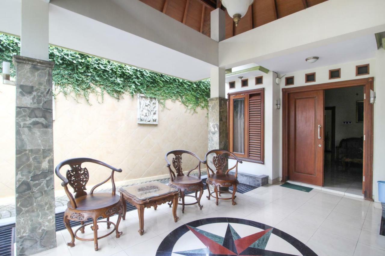 Reddoorz Plus @ Tegal Panggung Yogyakarta Exterior photo