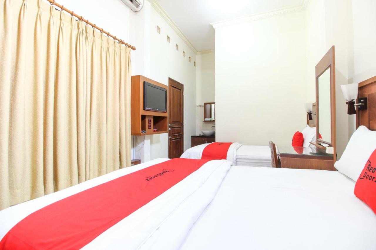 Reddoorz Plus @ Tegal Panggung Yogyakarta Exterior photo