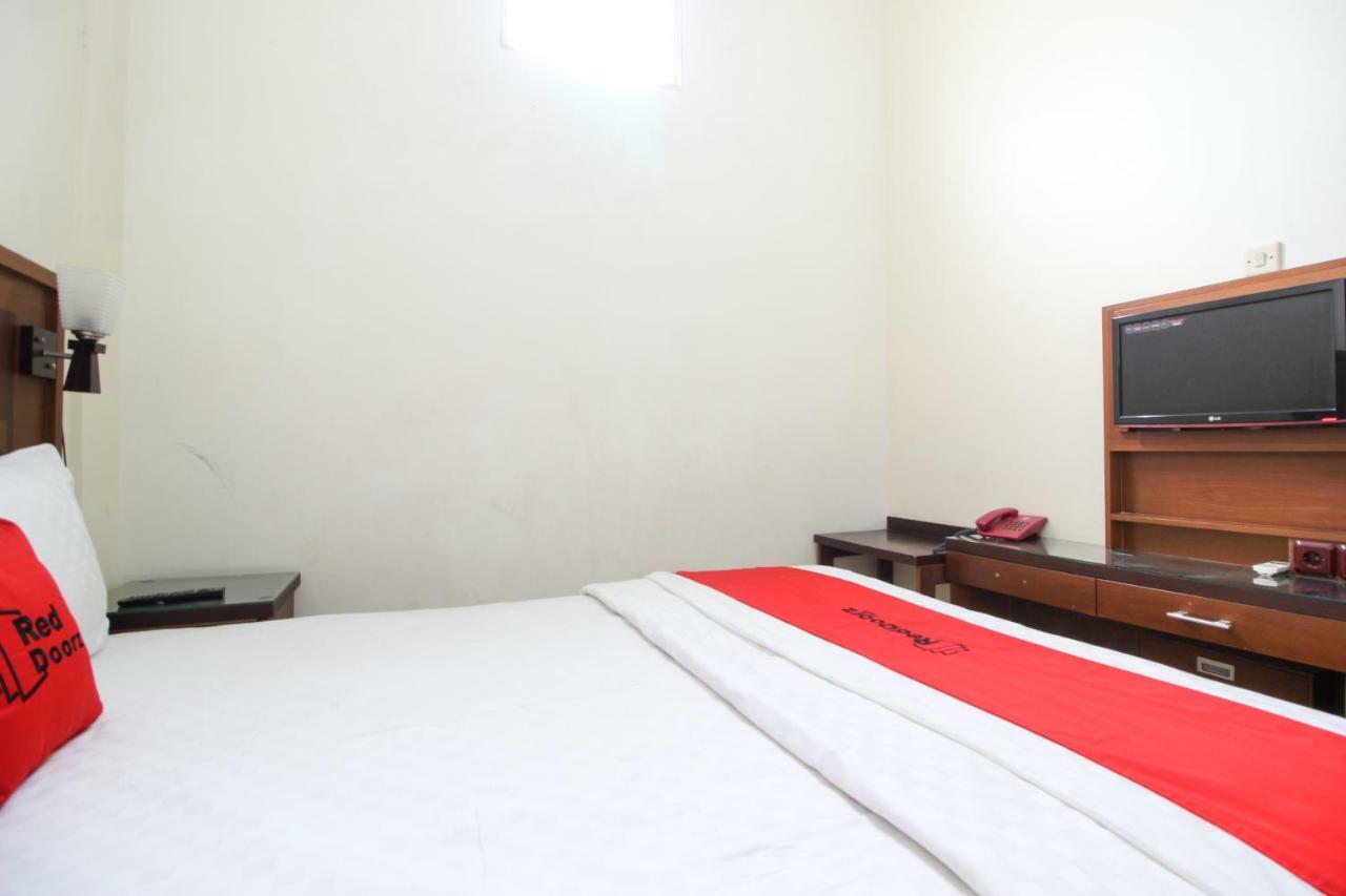 Reddoorz Plus @ Tegal Panggung Yogyakarta Exterior photo