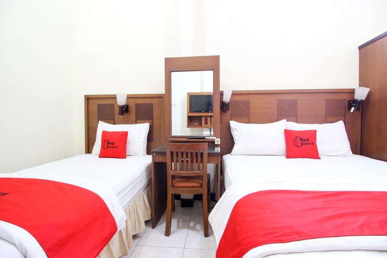 Reddoorz Plus @ Tegal Panggung Yogyakarta Exterior photo