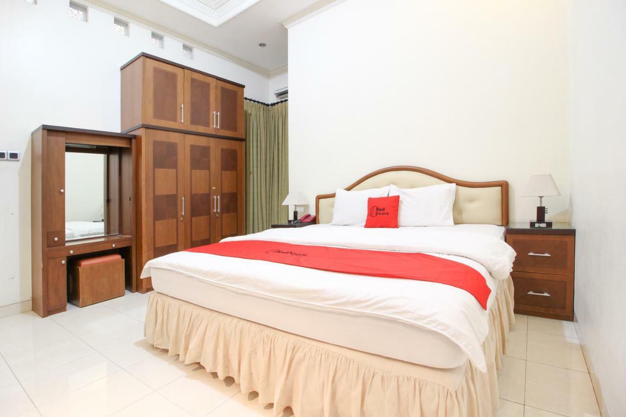 Reddoorz Plus @ Tegal Panggung Yogyakarta Exterior photo
